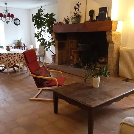 Chambres D'hotes La Maison Sous Les Etoiles بيت ضيافة Sembadel