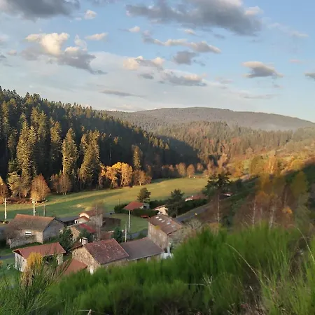 بيت ضيافة Chambres D'hotes La Maison Sous Les Etoiles Sembadel