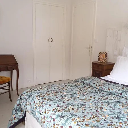 Chambres D'hotes La Maison Sous Les Etoiles بيت ضيافة