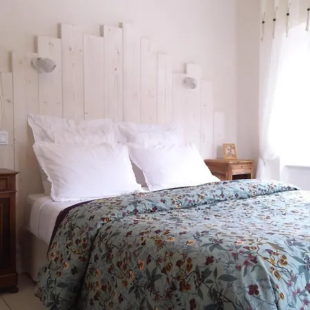 Chambres D'hotes La Maison Sous Les Etoiles بيت ضيافة