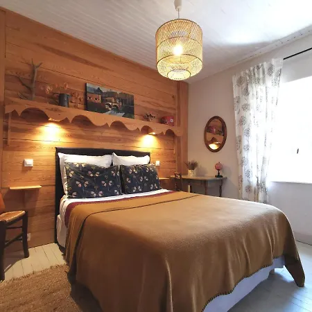 Chambres D'hotes La Maison Sous Les Etoiles بيت ضيافة